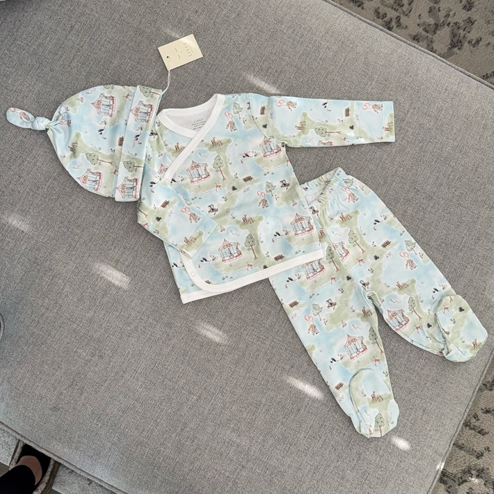 NWT LIVLY Carousel Pima Cotton Kimono Set & Knotted Hat Baby 3-6M